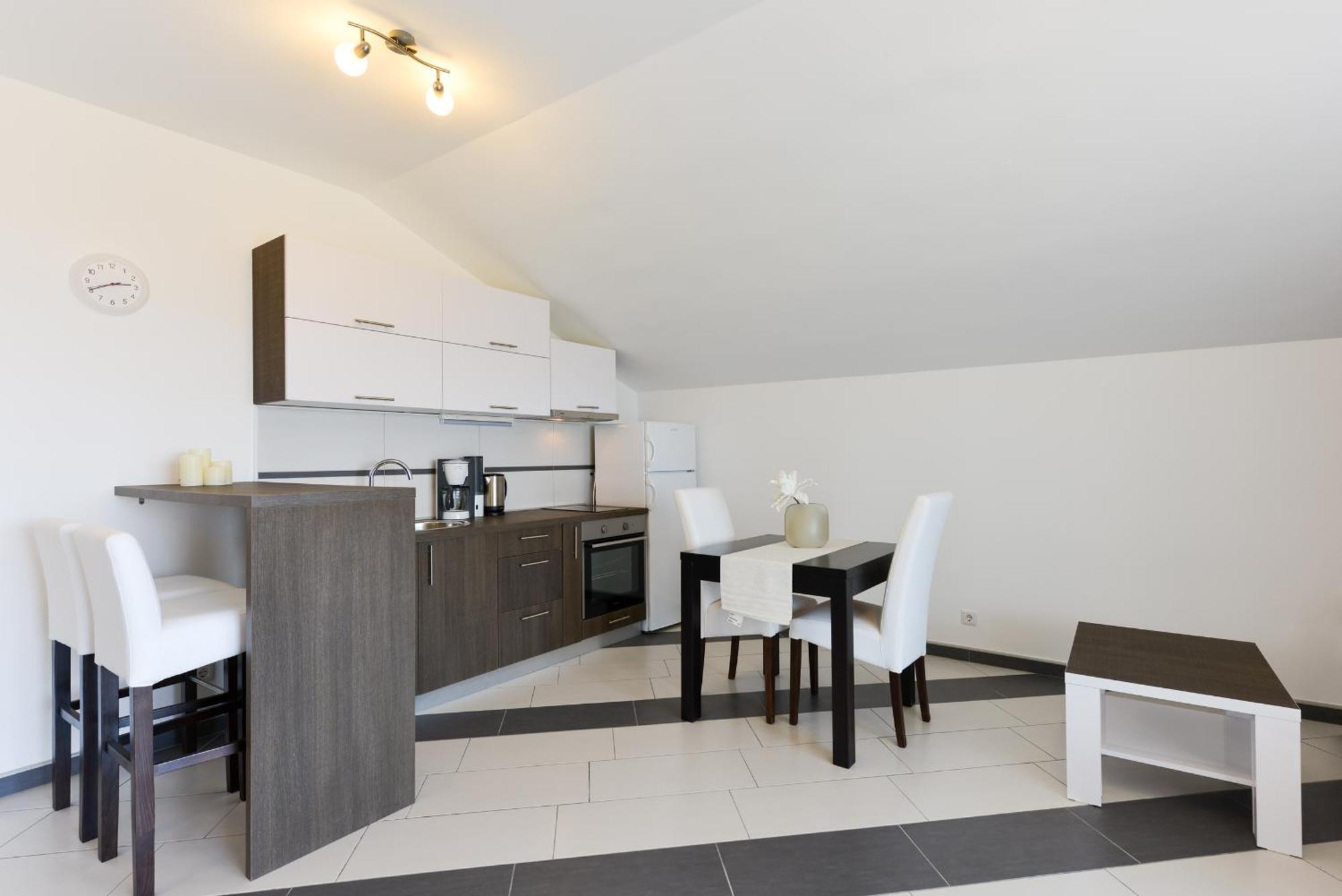 Apartmani Martin Mit Beheiztem Pool With Heated Pool Bibinje Exterior foto
