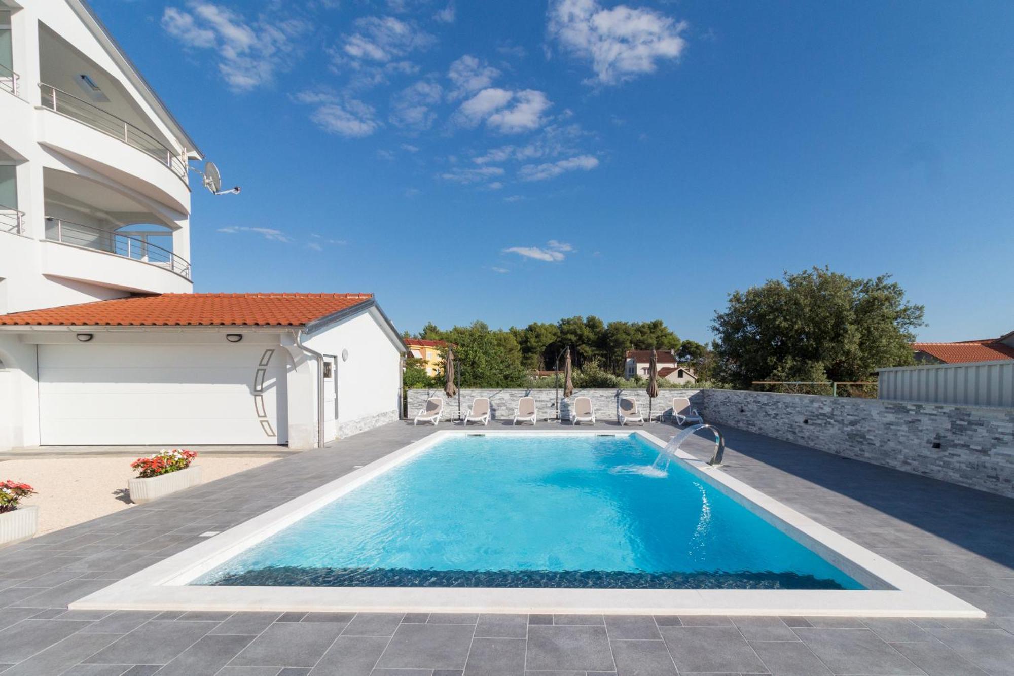 Apartmani Martin Mit Beheiztem Pool With Heated Pool Bibinje Exterior foto